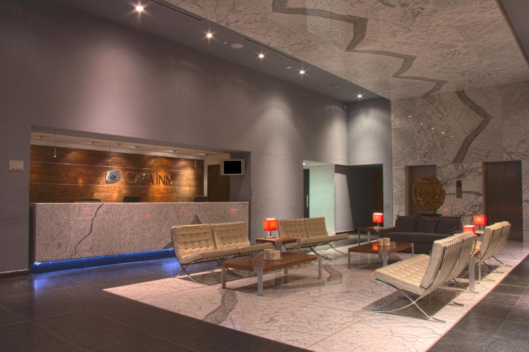 Casa Inn Premium Hotel Queretaro Miranda Buitenkant foto The lobby of the hotel