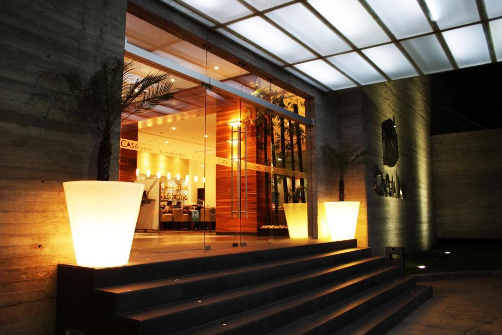 Casa Inn Premium Hotel Queretaro Miranda Buitenkant foto Entrance to the hotel