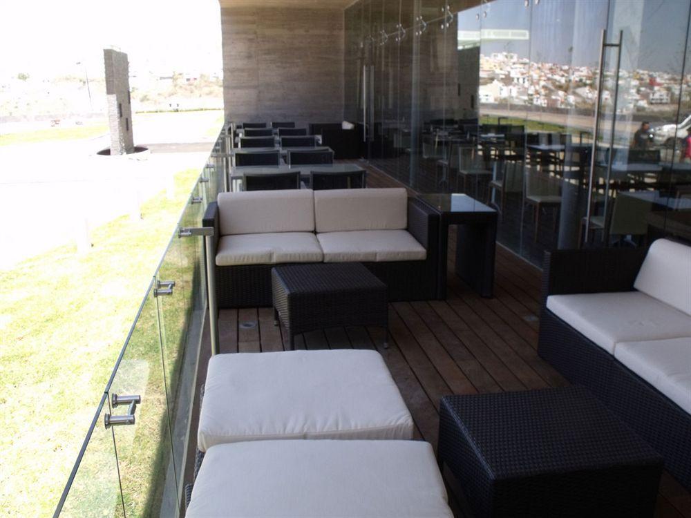 Casa Inn Premium Hotel Queretaro Miranda Buitenkant foto The Sky Bar