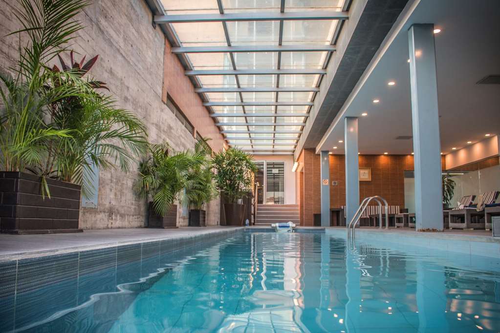 Casa Inn Premium Hotel Queretaro Miranda Faciliteiten foto The swimming pool at the hotel