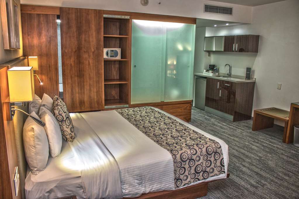 Casa Inn Premium Hotel Queretaro Miranda Kamer foto A room at the hotel